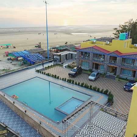 Goa Beach Resort On Beach Mandarmani Exterior foto