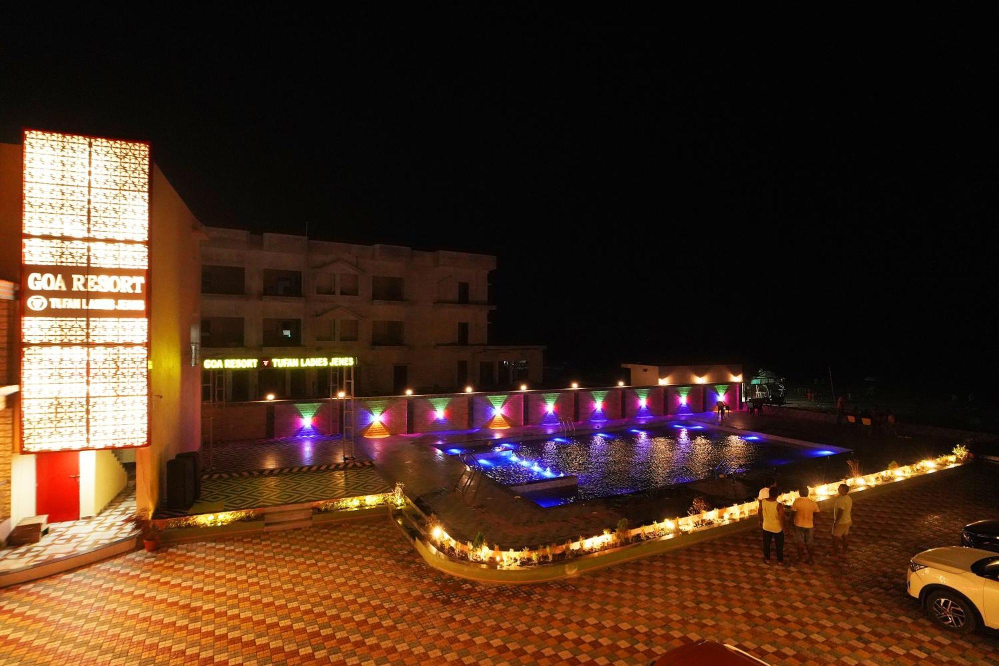 Goa Beach Resort On Beach Mandarmani Exterior foto
