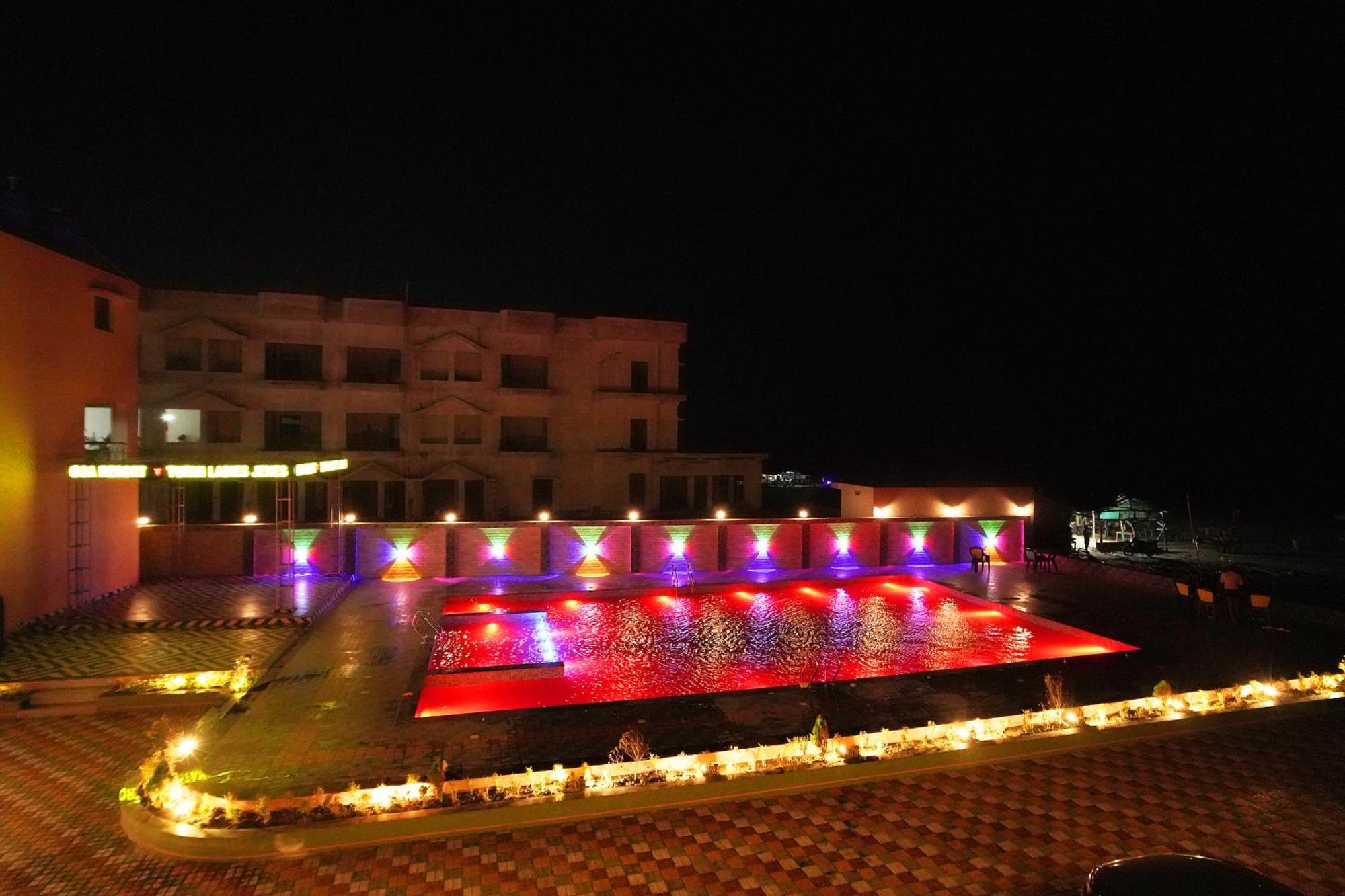 Goa Beach Resort On Beach Mandarmani Exterior foto
